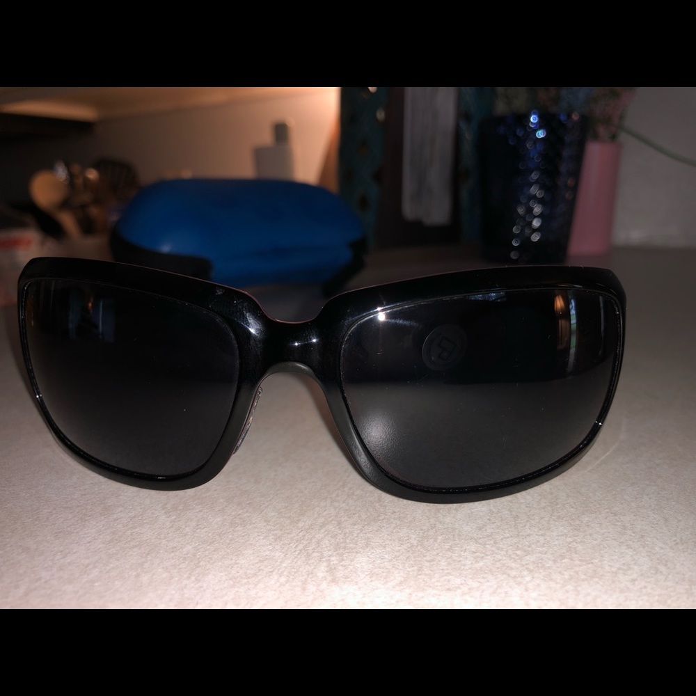 Women’s Costa Isabela Sunglasses